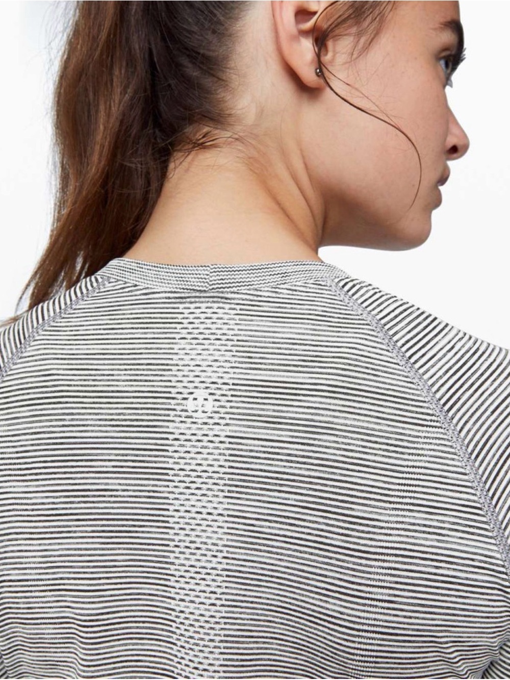 Lululemon Swiftly Speed Long Sleeve
White / White / Black 6 - Picture 4 of 9